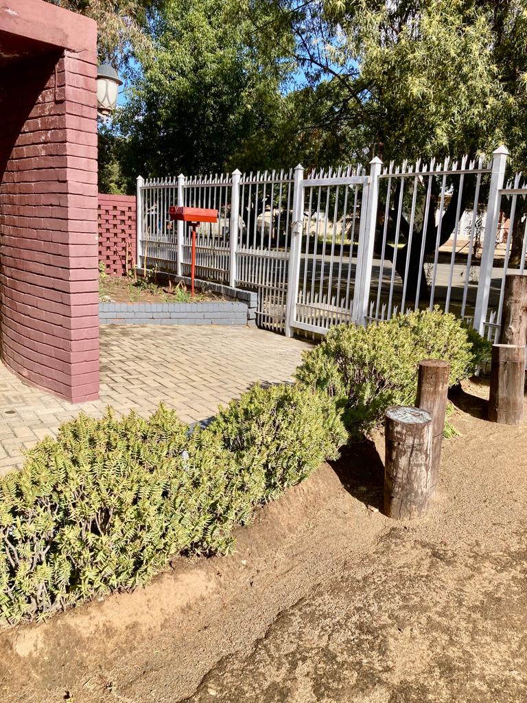 6 Bedroom Property for Sale in Dewetsdorp Free State